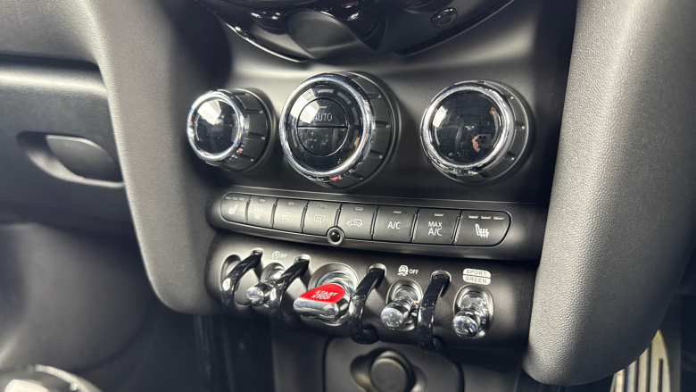 MINI Hatchback 1.5 Cooper Sport 3dr Auto [Nav Pack] Petrol Hatchback